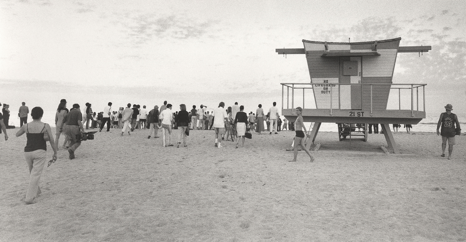 Crowd, South Beach, gelatin silver print